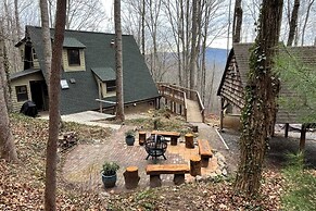 Honeycomb Hideaway by Avantstay Rustic Retreat