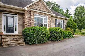 Fairview Vista by Avantstay 10 Mins to Asheville