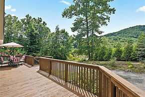 Hickory Nut Hideaway by Avantstay Mountain Views