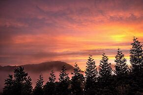 Hickory Nut Hideaway by Avantstay Mountain Views