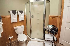 Hickory Nut Hideaway by Avantstay Mountain Views