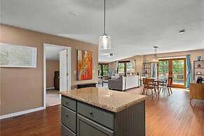 Hickory Nut Hideaway by Avantstay Mountain Views