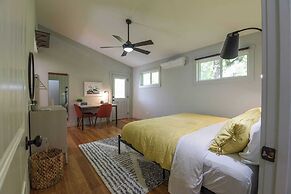 Plum Perfect Hideaway by Avantstay Near Downtown