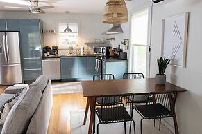 Plum Perfect Hideaway by Avantstay Near Downtown