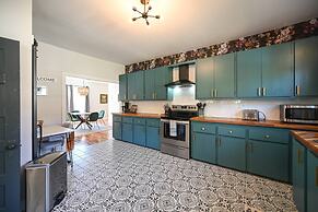 Sweet Carolina by Avantstay Near Black Mountain