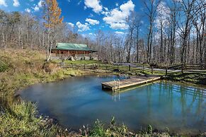 Deer Haven by Avantstay Cabin w/ Pond, Waterfall