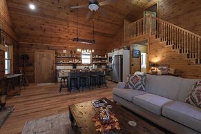 Deer Haven by Avantstay Cabin w/ Pond, Waterfall