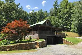 Deer Haven by Avantstay Cabin w/ Pond, Waterfall