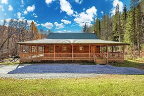 Deer Haven by Avantstay Cabin w/ Pond, Waterfall