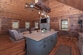 Deer Haven by Avantstay Cabin w/ Pond, Waterfall