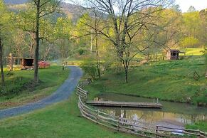 Deer Haven by Avantstay Cabin w/ Pond, Waterfall