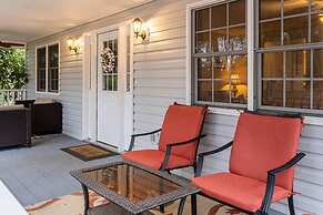 Asheville Cottage Retreat by Avantstay A+ Charm