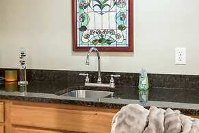 Asheville Cottage Retreat by Avantstay A+ Charm