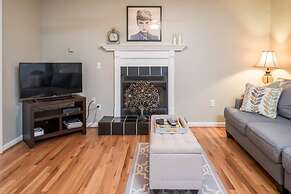 Asheville Cottage Retreat by Avantstay A+ Charm