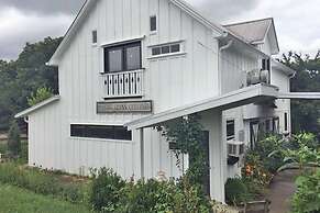 Asheville Cottage Retreat by Avantstay A+ Charm
