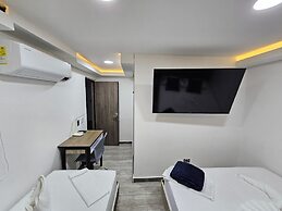 Cra. 81 No. 37d - 17