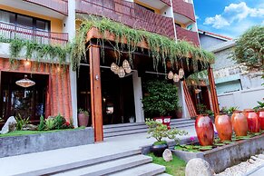 Little Gem - An Eco-Friendly Boutique Hotel & Spa