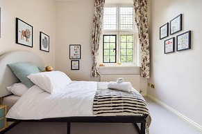The Woking Wonder - Captivating 3bdr Flat With Parking