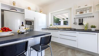 Villa Calypso 8 Emma Villas