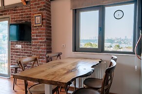 Stunning Sea View Loft 5 min to Park in Kuzguncuk
