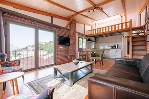 Stunning Sea View Loft 5 min to Park in Kuzguncuk