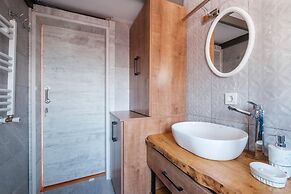 Stunning Sea View Loft 5 min to Park in Kuzguncuk