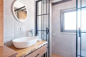 Stunning Sea View Loft 5 min to Park in Kuzguncuk