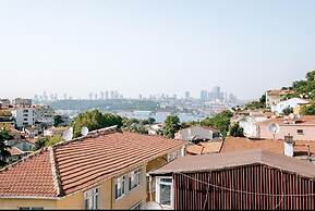 Stunning Sea View Loft 5 min to Park in Kuzguncuk