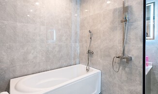 Convinia Luxury The Peak Midtown