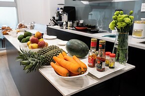 Convinia Luxury The Peak Midtown