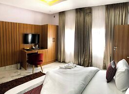 Hotel by Luxury L'auberge