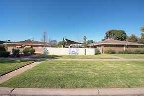 Jacaranda Motel & Holiday Units