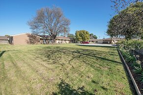 Jacaranda Motel & Holiday Units