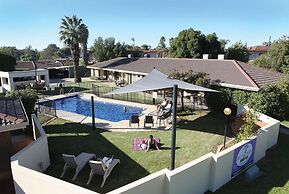 Jacaranda Motel & Holiday Units