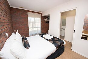 Jacaranda Motel & Holiday Units