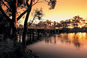 Jacaranda Motel & Holiday Units