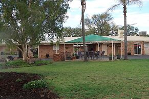 Charleville Waltzing Matilda Motor Inn