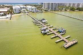 Hermitage 309 2 Bedroom Condo by RedAwning