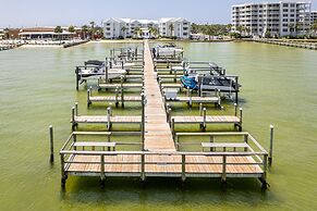 Hermitage 309 2 Bedroom Condo by RedAwning