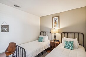 Hermitage 309 2 Bedroom Condo by RedAwning