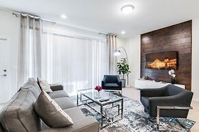 Modern Townhome W Private Pool Windsor At Westside 5 Bedroom Townhouse