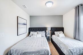 Modern Townhome W Private Pool Windsor At Westside 5 Bedroom Townhouse