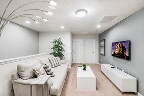 Modern Townhome W Private Pool Windsor At Westside 5 Bedroom Townhouse