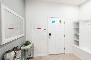 Modern Townhome W Private Pool Windsor At Westside 5 Bedroom Townhouse