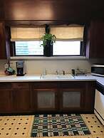 Beach Lovers Delight 3 Bedroom Cottage by RedAwning