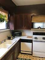 Beach Lovers Delight 3 Bedroom Cottage by RedAwning