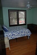 Beach Lovers Delight 3 Bedroom Cottage by RedAwning