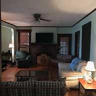 Beach Lovers Delight 3 Bedroom Cottage by RedAwning