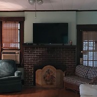 Beach Lovers Delight 3 Bedroom Cottage by RedAwning