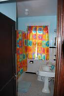 Beach Lovers Delight 3 Bedroom Cottage by RedAwning